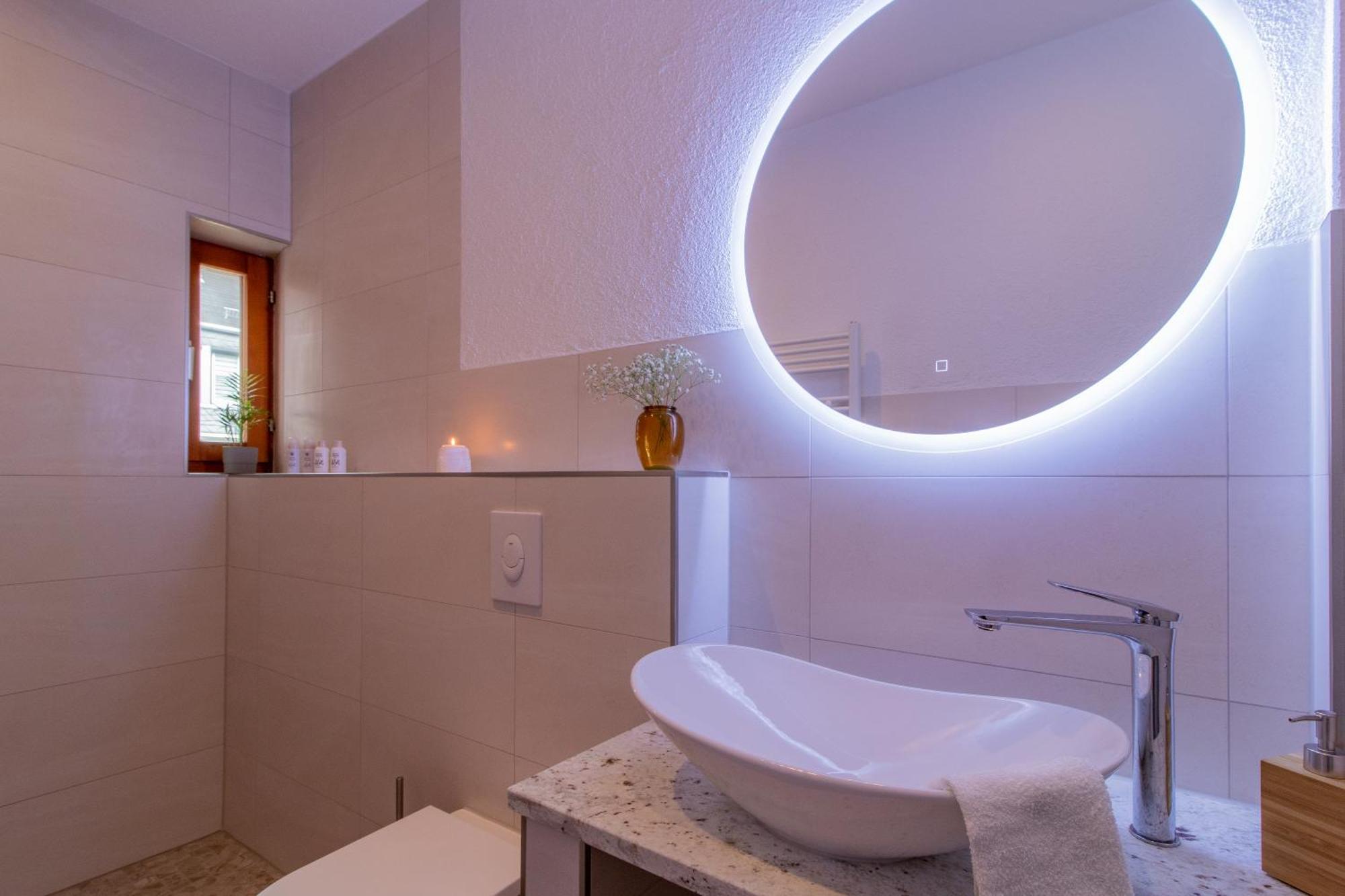 Stilvolles City-Apartment I Netflix I Wlan L Stellplatz I Zentral シュヴァルツェンベルク エクステリア 写真
